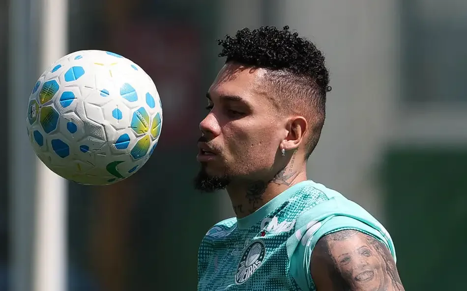 Palmeiras treina finalizações e mantém foco no duelo com o Bahia
