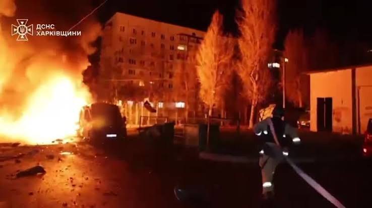Ataque russo deixa mortos e dezenas de feridos em Kharkiv