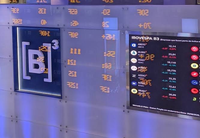 Estrangeiros investem R$ 10 bilhões na Bolsa após primeiro turno