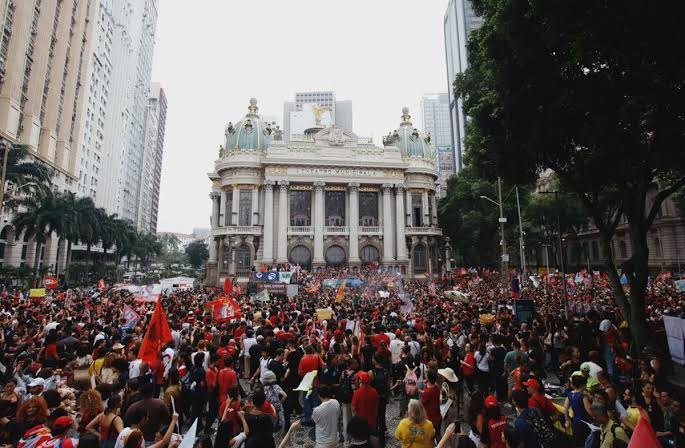 Estudantes fazem ato por Lula no Rio e defendem fim da escala 6x1