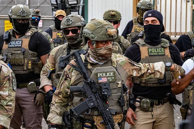 Tiro em ação do ICE provoca tensão em Nova York