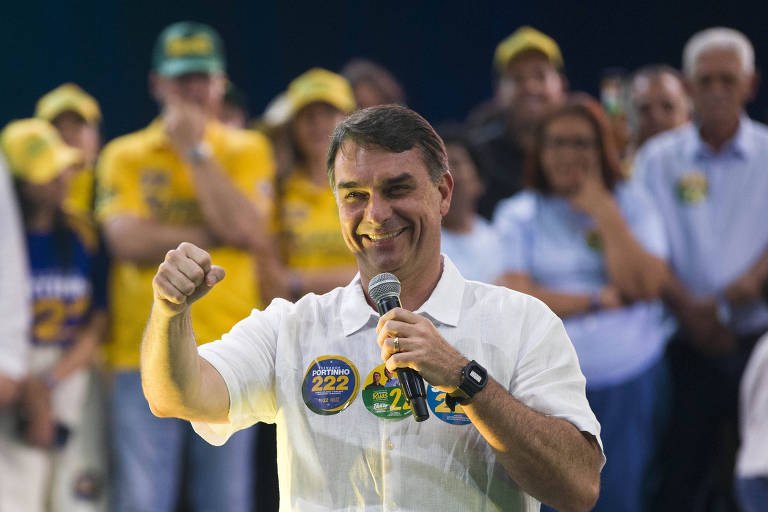 Flávio Bolsonaro pede união de eleitores no segundo turno