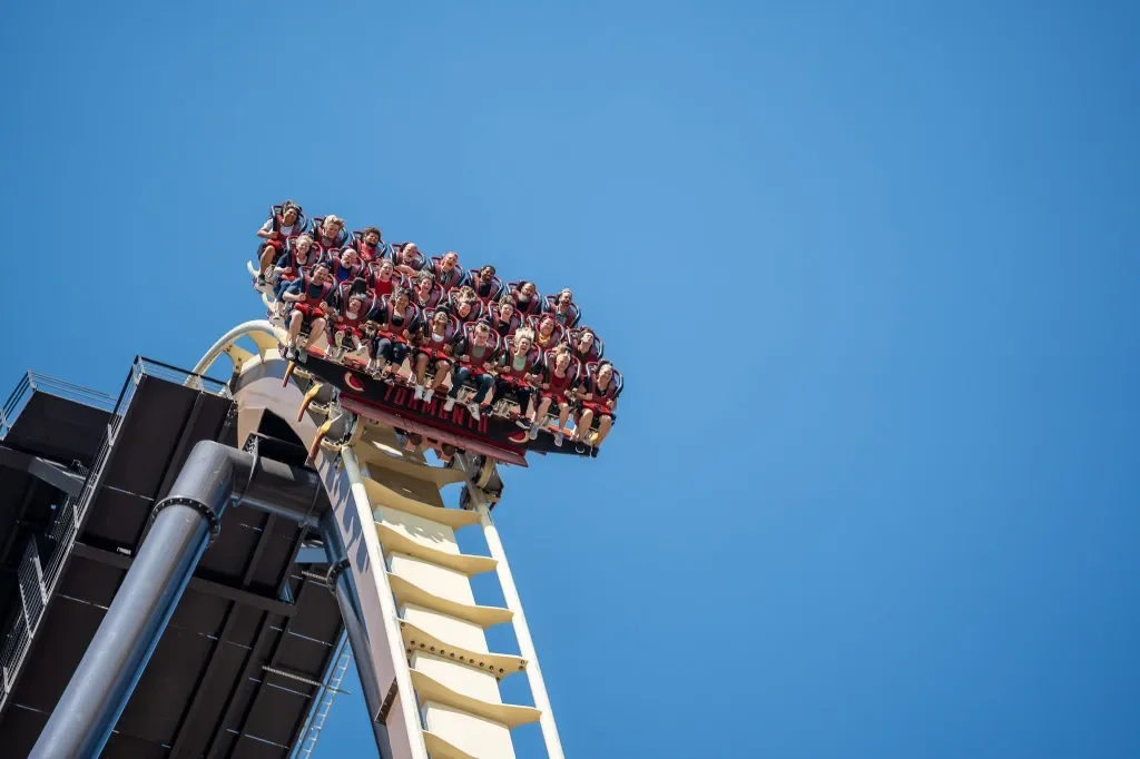 Morte no Six Flags: testemunhas relatam queda de homem da montanha-russa Goliath