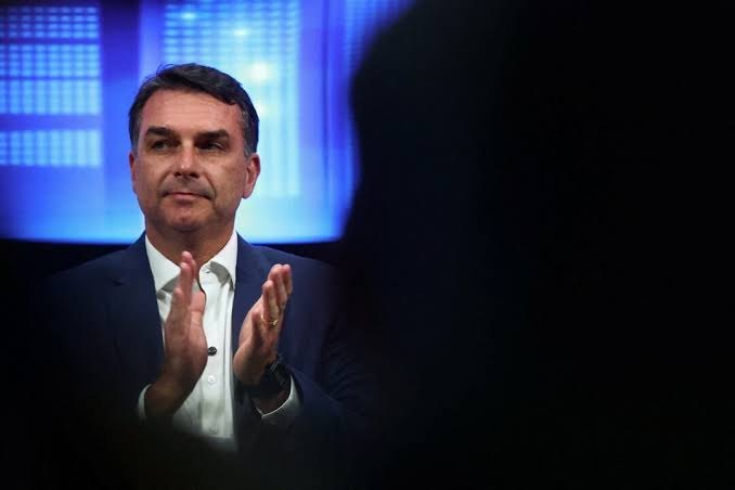Quaest: Flávio tem 46% e Lula, 44%, em empate técnico