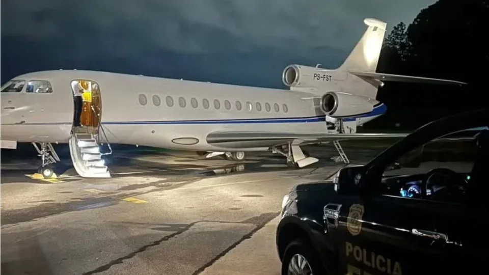 FAB nega ter imposto sigilo sobre lista de passageiros de jato de Vorcaro