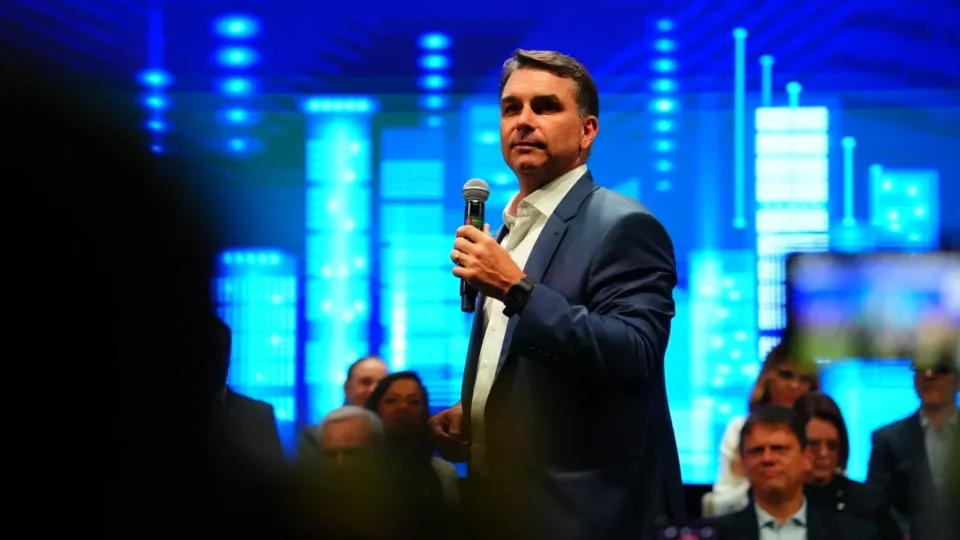 Flávio propõe fundo com imóveis da União para ajuste fiscal