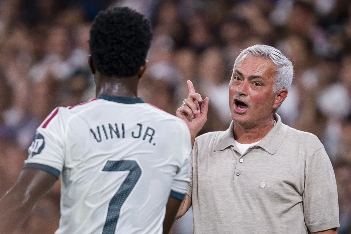 Mourinho defende Vinícius após suspensão no futebol espanhol