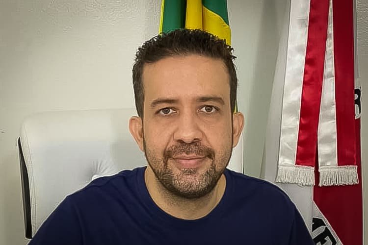 Janones estimula buscas que associam Bolsonaro a suposto plano contra Lula