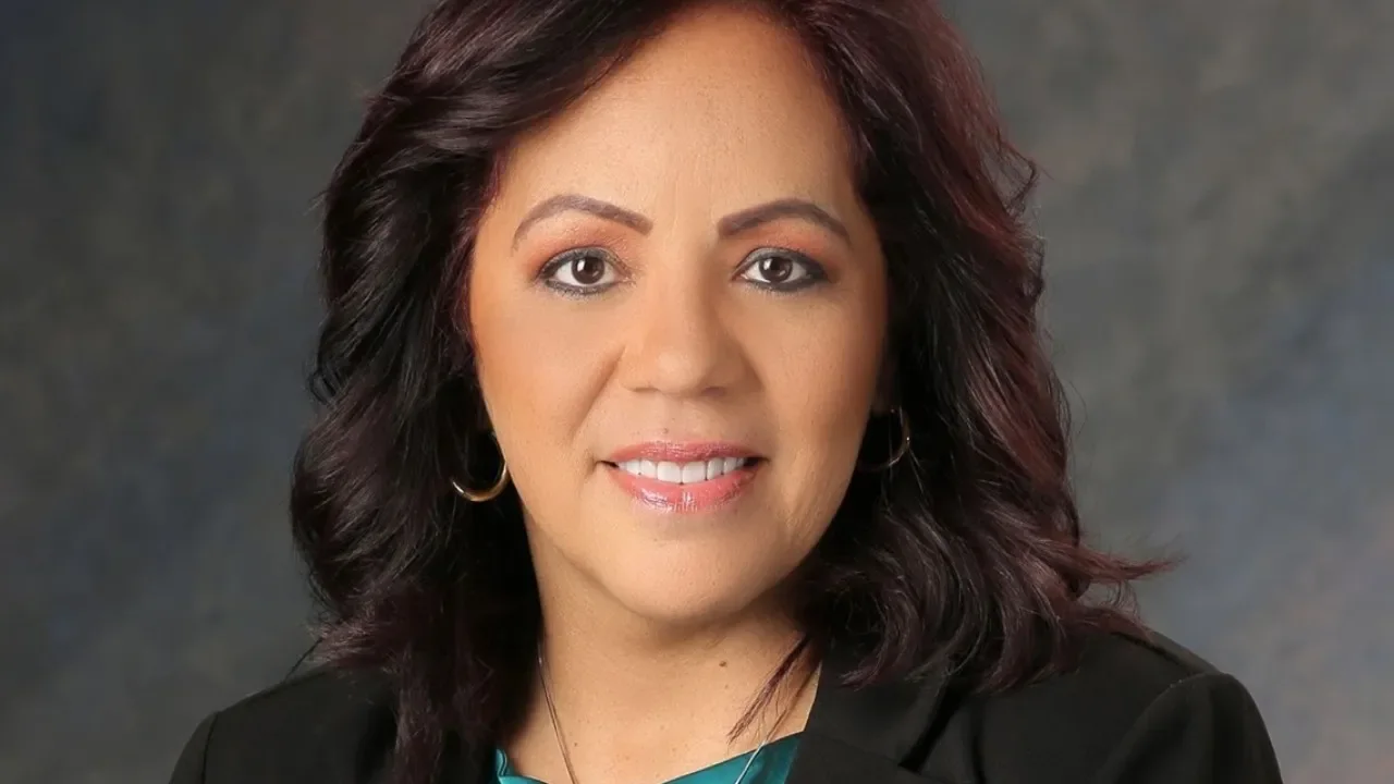Prefeita de kissimmee é presa sob acusações de furto e fraude