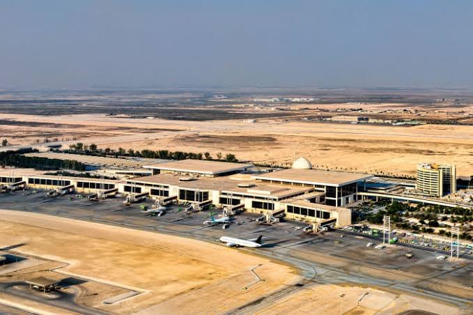 Ataque a aeroporto na arábia saudita deixa um morto e oito feridos