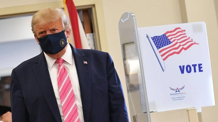 Trump vota antecipadamente na Flórida e declara apoio aos republicanos