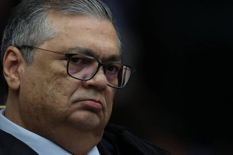 Ala do STF critica PF após saída de Flávio, relata CNN