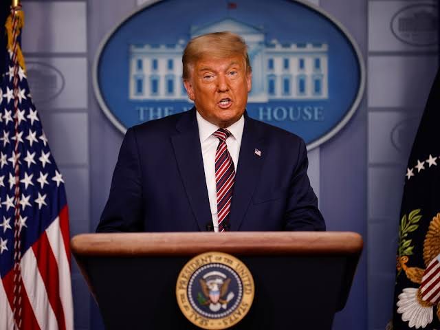 Trump  acusa  Lula  de  “roubar”  eleição  e  aponta  asilo  político  de  Flávio