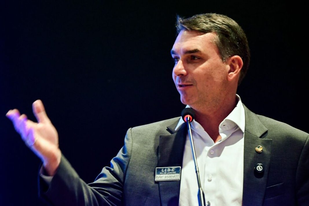 Pesquisa Eleitoral, Eleições 2026, Flávio Bolsonaro, Lula, AtlasIntel, Bloomberg, Política Brasileira, Segundo Turno.