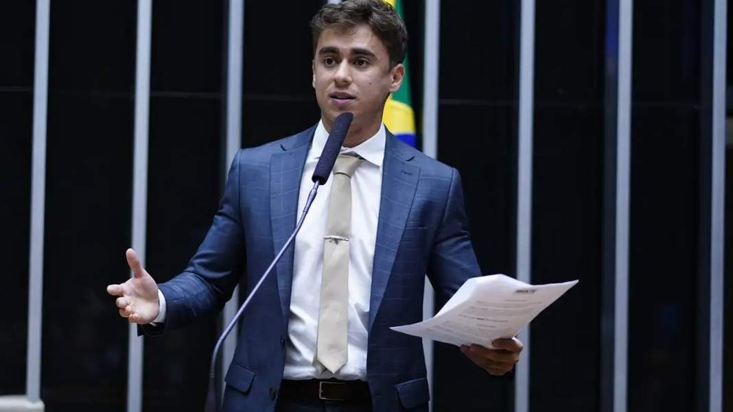 Nikolas Ferreira cobra redução da maioridade penal e ataca PT na CCJ