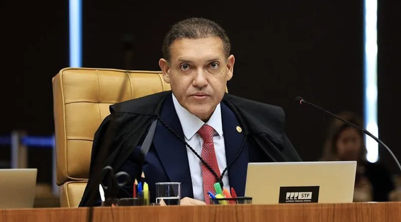 Ministros do STF em sessão de julgamento sobre a prorrogação da CPMI do INSS.