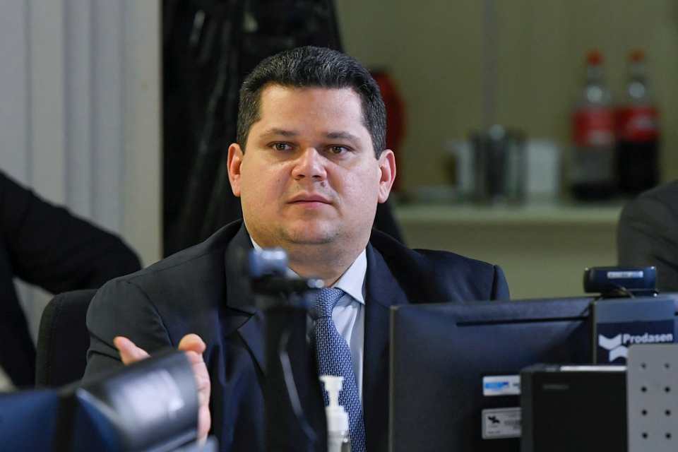 Alcolumbre barra CPI do Banco Master: Entenda recusa de leitura no SenadoAlcolumbre articulando ataque contra prefeito de Macapá