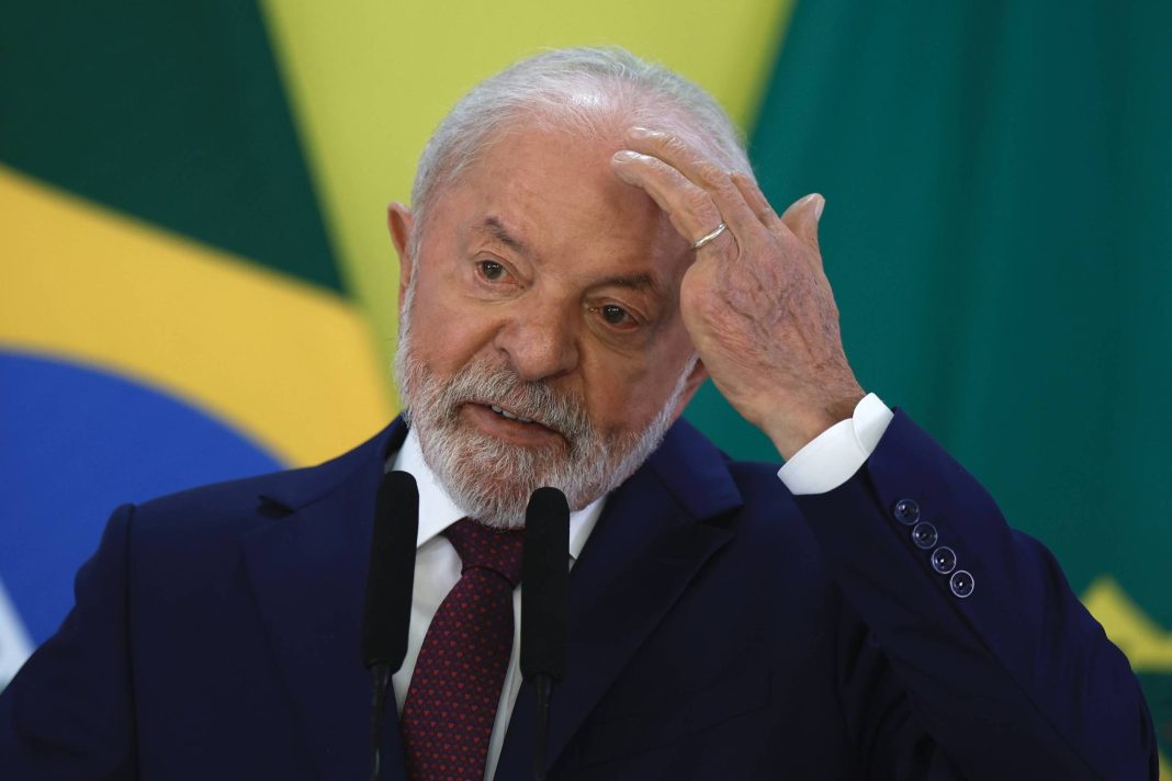 Lula sinaliza candidatura em 2026: 