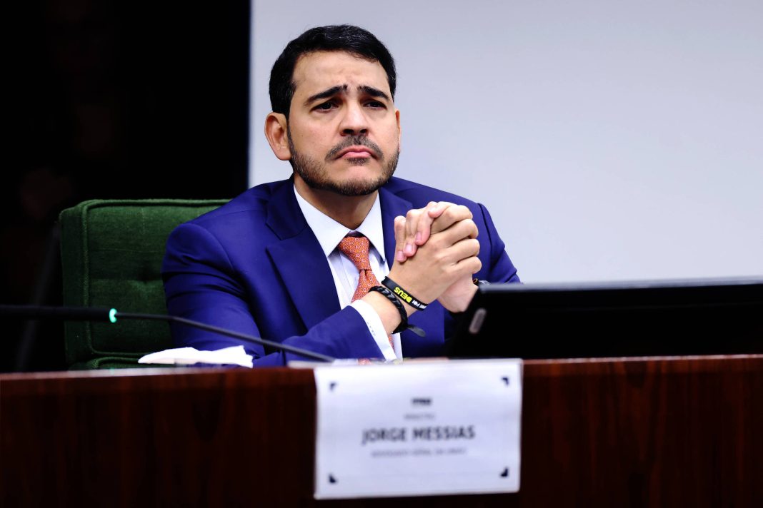 Senado rejeita Jorge Messias no STF após 132 anos! 