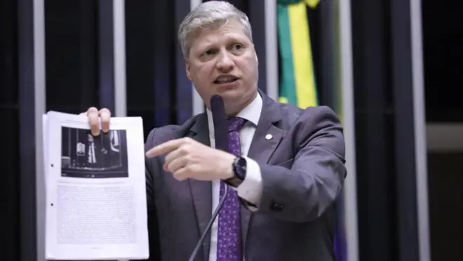 Marcel van Hattem é intimado pelo STF e publica vídeo sobre notificação