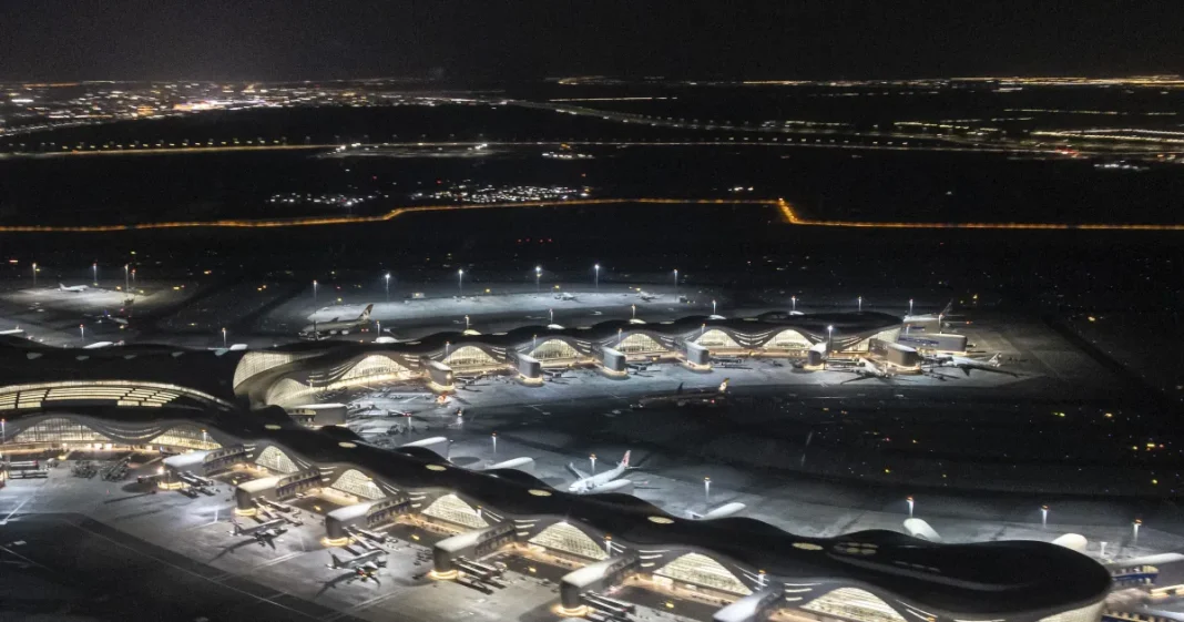Três drones vindos do Iraque foram interceptados pelas forças de defesa aérea da Arábia Saudita neste domingo (17/5).