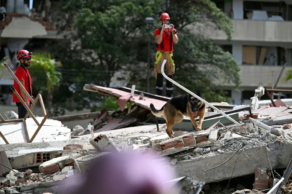 Crise nos necrotérios agrava tragédia de terremotos na Venezuela