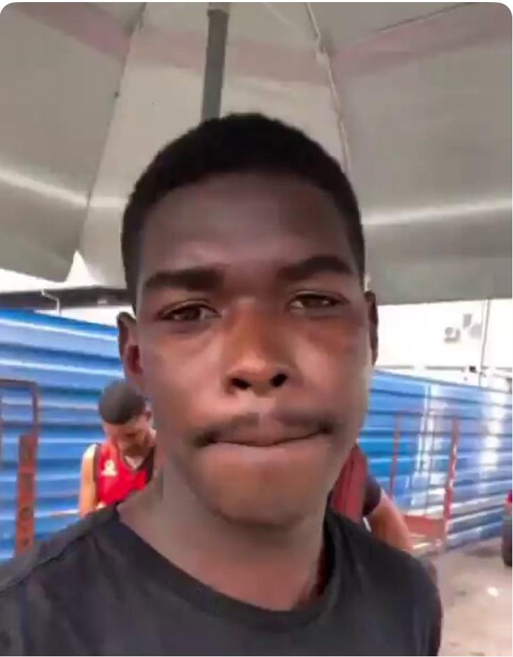 Jovem empreendedor indignado atual governo