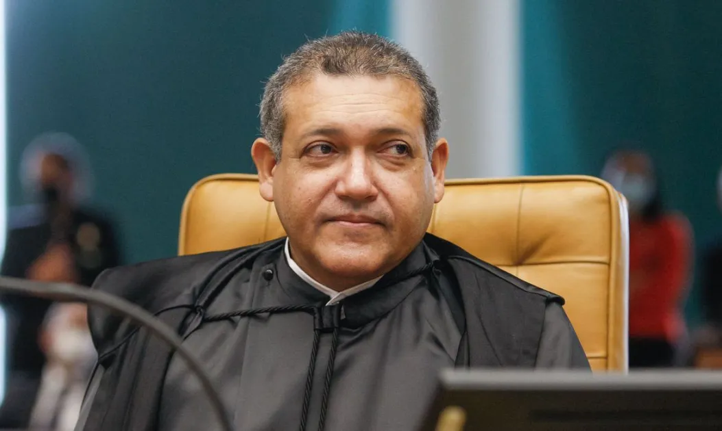 Fotografia oficial do ministro Kassio Nunes Marques em sessão no Tribunal Superior Eleitoral.