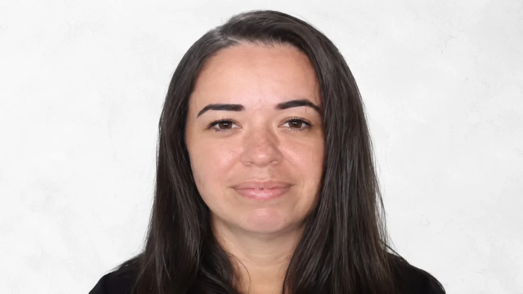 A Justiça Federal em Santos determinou a libertação de Stella Stefanie Nunes Henrique de Oliveira e de outros seis investigados por lavagem de dinheiro bilionária para o PCC.