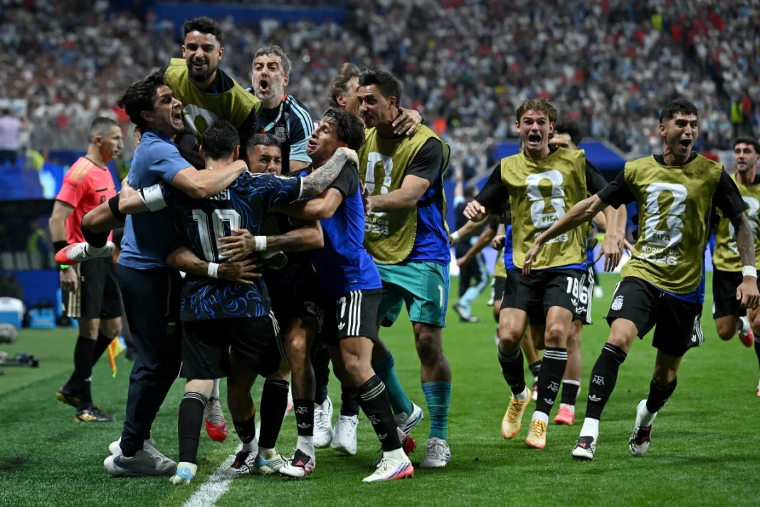 Argentina bate Inglaterra de virada e vai à final da Copa do Mundo 2026