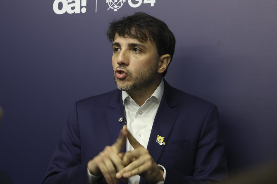 O deputado Maurício Marcon afirmou que o governo usa medidas extremas para liquidar a eleição de 2026 no primeiro turno, após Dias Toffoli travar a campanha digital de Renan Santos.