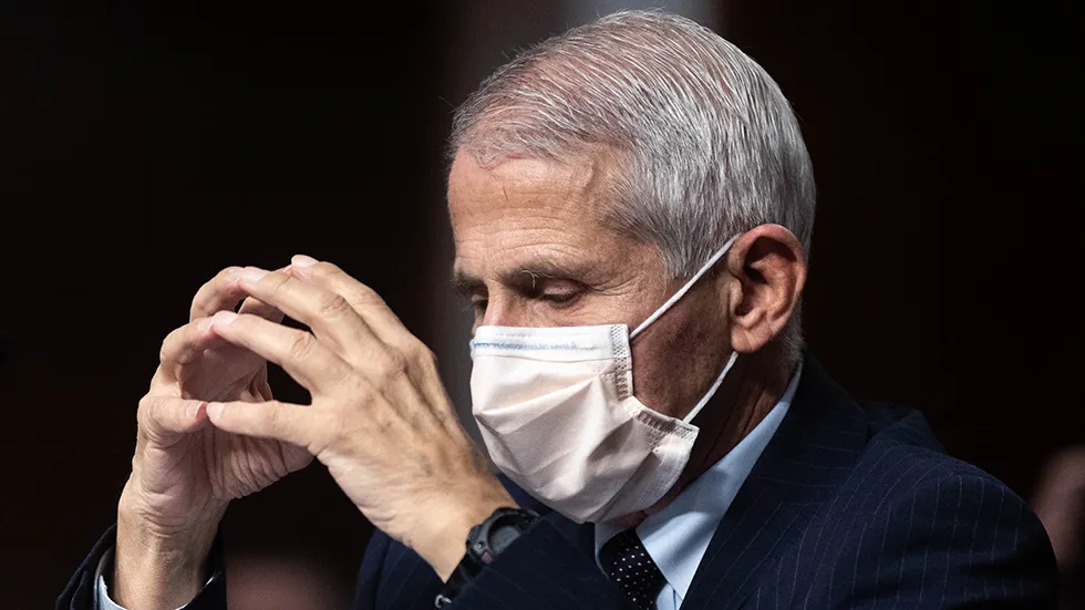 Diário de Anthony Fauci revela infarto pulmonar secreto em 2021