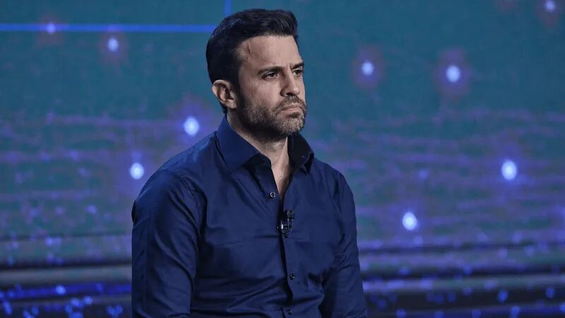 Eleições 2026: Direita se Mobiliza com Flávio Bolsonaro e Estratégia de Marçal