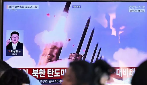 Pyongyang disparou dois mísseis em direção ao mar após rejeitar resolução da ONU e reafirmar seu status irreversível de potência nuclear